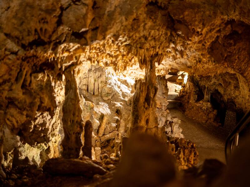Tropfsteinhöhlen der Höhle Kolbingen